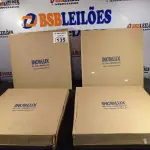 LOTE 135 - 03 PLAFONS DE SOBREPOR 40X30 INCOLUSTRE. (NO ESTADO) ATENÇÃO! FAZER A VISITAÇÃO ANTES DE ARREMATAR, NÃO SABEMOS SE FUNCIONA. LEILÃO NÃO TEM GARANTIA E NEM DEVOLUÇÃO, SUJEITO A POSSÍVEIS AVARIAS VISÍVEIS/OCULTAS E/OU AUSÊNCIA DE COMPONENTES.