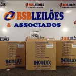 LOTE 142 - 03 PLAFONS DE SOBREPOR 20X20. (NO ESTADO) ATENÇÃO! FAZER A VISITAÇÃO ANTES DE ARREMATAR, NÃO SABEMOS SE FUNCIONA. LEILÃO NÃO TEM GARANTIA E NEM DEVOLUÇÃO, SUJEITO A POSSÍVEIS AVARIAS VISÍVEIS/OCULTAS E/OU AUSÊNCIA DE COMPONENTES.