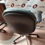 LOTE 179 - 01 CADEIRA DE ESCRITÓRIO COM BASE GIRATÓRIA. (NO ESTADO) ATENÇÃO! FAZER A VISITAÇÃO ANTES DE ARREMATAR, NÃO SABEMOS SE FUNCIONA. LEILÃO NÃO TEM GARANTIA E NEM DEVOLUÇÃO, SUJEITO A POSSÍVEIS AVARIAS VISÍVEIS/OCULTAS E/OU AUSÊNCIA DE COMPONENTES.