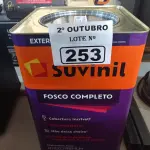 LOTE 253 - 01 LATA DE TINTA SUVINIL EXTERIORES/INTERIORES 18L NA COR FOSCO BRANCO NEVE. (NO ESTADO) ATENÇÃO! FAZER A VISITAÇÃO ANTES DE ARREMATAR, NÃO SABEMOS SE FUNCIONA. LEILÃO NÃO TEM GARANTIA E NEM DEVOLUÇÃO, SUJEITO A POSSÍVEIS AVARIAS VISÍVEIS/OCULTAS E/OU AUSÊNCIA DE COMPONENTES.