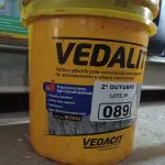 LOTE 089 - 01 BALDE DE VEDALIT, ADITIVO PLASTIFICANTE CONCENTRADO PARA ARGAMASSA DE ASSENTAMENTO E REBOCO CONVENCIONAL 18L. (NO ESTADO) ATENÇÃO! FAZER A VISITAÇÃO ANTES DE ARREMATAR, NÃO SABEMOS SE FUNCIONA. LEILÃO NÃO TEM GARANTIA E NEM DEVOLUÇÃO, SUJEITO A POSSÍVEIS AVARIAS VISÍVEIS/OCULTAS E/OU AUSÊNCIA DE COMPONENTES.