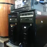 LOTE 257 - 03 CPUS, 01 MONITOR E 02 MOUSES MARCAS E MODELOS DIVERSOS. (NO ESTADO) ATENÇÃO! FAZER A VISITAÇÃO ANTES DE ARREMATAR, NÃO SABEMOS SE FUNCIONA. LEILÃO NÃO TEM GARANTIA E NEM DEVOLUÇÃO, SUJEITO A POSSÍVEIS AVARIAS VISÍVEIS/OCULTAS E/OU AUSÊNCIA DE COMPONENTES.