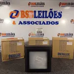 LOTE 059 - 04 PLAFONS DE SOBREPOR 20X20. (NO ESTADO) ATENÇÃO! FAZER A VISITAÇÃO ANTES DE ARREMATAR, NÃO SABEMOS SE FUNCIONA. LEILÃO NÃO TEM GARANTIA E NEM DEVOLUÇÃO, SUJEITO A POSSÍVEIS AVARIAS VISÍVEIS/OCULTAS E/OU AUSÊNCIA DE COMPONENTES.