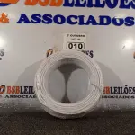 LOTE 010 - 01 ROLO DE CABO FLEXÍVEL 100M 4MM NA COR BRANCA. (NO ESTADO) ATENÇÃO! FAZER A VISITAÇÃO ANTES DE ARREMATAR, NÃO SABEMOS SE FUNCIONA. LEILÃO NÃO TEM GARANTIA E NEM DEVOLUÇÃO, SUJEITO A POSSÍVEIS AVARIAS VISÍVEIS/OCULTAS E/OU AUSÊNCIA DE COMPONENTES.