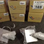 LOTE 169 - 06 LUMINÁRIAS PENDENTE FOSCO VITROLUX CÓD. C-003. (NO ESTADO) ATENÇÃO! FAZER A VISITAÇÃO ANTES DE ARREMATAR, NÃO SABEMOS SE FUNCIONA. LEILÃO NÃO TEM GARANTIA E NEM DEVOLUÇÃO, SUJEITO A POSSÍVEIS AVARIAS VISÍVEIS/OCULTAS E/OU AUSÊNCIA DE COMPONENTES.