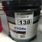 LOTE 138 - 01 BALDE DE GRAXA EVORA POLY EX NLGI:2 COM AVARIAS. (NO ESTADO) ATENÇÃO! FAZER A VISITAÇÃO ANTES DE ARREMATAR, NÃO SABEMOS SE FUNCIONA. LEILÃO NÃO TEM GARANTIA E NEM DEVOLUÇÃO, SUJEITO A POSSÍVEIS AVARIAS VISÍVEIS/OCULTAS E/OU AUSÊNCIA DE COMPONENTES.