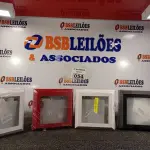 LOTE 054 - 04 PLAFONS DE SOBREPOR 20X20. (NO ESTADO) ATENÇÃO! FAZER A VISITAÇÃO ANTES DE ARREMATAR, NÃO SABEMOS SE FUNCIONA. LEILÃO NÃO TEM GARANTIA E NEM DEVOLUÇÃO, SUJEITO A POSSÍVEIS AVARIAS VISÍVEIS/OCULTAS E/OU AUSÊNCIA DE COMPONENTES.