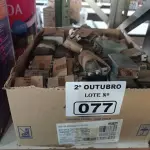 LOTE 077 - 01 LOTE COM VÁRIOS CAPACITORES ANTIGOS MARCAS E MODELOS DIVERSOS. (NO ESTADO) ATENÇÃO! FAZER A VISITAÇÃO ANTES DE ARREMATAR, NÃO SABEMOS SE FUNCIONA. LEILÃO NÃO TEM GARANTIA E NEM DEVOLUÇÃO, SUJEITO A POSSÍVEIS AVARIAS VISÍVEIS/OCULTAS E/OU AUSÊNCIA DE COMPONENTES.