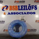 LOTE 250 - 01 ROLO DE CABO FLEXÍVEL 100M 10MM NA COR AZUL. (NO ESTADO) ATENÇÃO! FAZER A VISITAÇÃO ANTES DE ARREMATAR, NÃO SABEMOS SE FUNCIONA. LEILÃO NÃO TEM GARANTIA E NEM DEVOLUÇÃO, SUJEITO A POSSÍVEIS AVARIAS VISÍVEIS/OCULTAS E/OU AUSÊNCIA DE COMPONENTES.