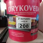 LOTE 208 - 01 BALDE DE DRYKOVEDA, ADITIVO IMPERMEABILIZANTE PARA ARGAMASSA E CONCRETO 18L. (NO ESTADO) ATENÇÃO! FAZER A VISITAÇÃO ANTES DE ARREMATAR, NÃO SABEMOS SE FUNCIONA. LEILÃO NÃO TEM GARANTIA E NEM DEVOLUÇÃO, SUJEITO A POSSÍVEIS AVARIAS VISÍVEIS/OCULTAS E/OU AUSÊNCIA DE COMPONENTES.