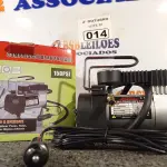 LOTE 014 - 01 MINI COMPRESSOR DE AR 12V 150 PSI. (NO ESTADO) ATENÇÃO! FAZER A VISITAÇÃO ANTES DE ARREMATAR, NÃO SABEMOS SE FUNCIONA. LEILÃO NÃO TEM GARANTIA E NEM DEVOLUÇÃO, SUJEITO A POSSÍVEIS AVARIAS VISÍVEIS/OCULTAS E/OU AUSÊNCIA DE COMPONENTES.