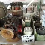 LOTE 098 - 01 LOTE COM MOTORES DIVERSOS. (NO ESTADO) ATENÇÃO! FAZER A VISITAÇÃO ANTES DE ARREMATAR, NÃO SABEMOS SE FUNCIONA. LEILÃO NÃO TEM GARANTIA E NEM DEVOLUÇÃO, SUJEITO A POSSÍVEIS AVARIAS VISÍVEIS/OCULTAS E/OU AUSÊNCIA DE COMPONENTES.