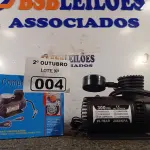 LOTE 004 - 01 MINI COMPRESSOR DE AR 12V. (NO ESTADO) ATENÇÃO! FAZER A VISITAÇÃO ANTES DE ARREMATAR, NÃO SABEMOS SE FUNCIONA. LEILÃO NÃO TEM GARANTIA E NEM DEVOLUÇÃO, SUJEITO A POSSÍVEIS AVARIAS VISÍVEIS/OCULTAS E/OU AUSÊNCIA DE COMPONENTES.