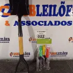 LOTE 022 - 01 CONJUNTO PARA JARDINAGEM E 01 MINI PÁ PARA ACAMPAMENTO. (NO ESTADO) ATENÇÃO! FAZER A VISITAÇÃO ANTES DE ARREMATAR, NÃO SABEMOS SE FUNCIONA. LEILÃO NÃO TEM GARANTIA E NEM DEVOLUÇÃO, SUJEITO A POSSÍVEIS AVARIAS VISÍVEIS/OCULTAS E/OU AUSÊNCIA DE COMPONENTES.
