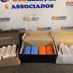 LOTE 123 - 01 LOTE COM VÁRIOS CAPACITORES MARCAS E MODELOS DIVERSOS. (NO ESTADO) ATENÇÃO! FAZER A VISITAÇÃO ANTES DE ARREMATAR, NÃO SABEMOS SE FUNCIONA. LEILÃO NÃO TEM GARANTIA E NEM DEVOLUÇÃO, SUJEITO A POSSÍVEIS AVARIAS VISÍVEIS/OCULTAS E/OU AUSÊNCIA DE COMPONENTES.