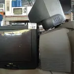 LOTE 197 - 03 TV’S DE TUBO MARCAS E MODELOS DIVERSOS PARA RETIRADA DE PEÇAS. (NO ESTADO) ATENÇÃO! FAZER A VISITAÇÃO ANTES DE ARREMATAR, NÃO SABEMOS SE FUNCIONA. LEILÃO NÃO TEM GARANTIA E NEM DEVOLUÇÃO, SUJEITO A POSSÍVEIS AVARIAS VISÍVEIS/OCULTAS E/OU AUSÊNCIA DE COMPONENTES.