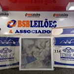 LOTE 114 - 02 PLAFONS 117 BRANCO MARCAS EDIBRAZ. (NO ESTADO) ATENÇÃO! FAZER A VISITAÇÃO ANTES DE ARREMATAR, NÃO SABEMOS SE FUNCIONA. LEILÃO NÃO TEM GARANTIA E NEM DEVOLUÇÃO, SUJEITO A POSSÍVEIS AVARIAS VISÍVEIS/OCULTAS E/OU AUSÊNCIA DE COMPONENTES.
