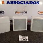 LOTE 165 - 03 LUMINÁRIAS DE SOBREPOR. (NO ESTADO) ATENÇÃO! FAZER A VISITAÇÃO ANTES DE ARREMATAR, NÃO SABEMOS SE FUNCIONA. LEILÃO NÃO TEM GARANTIA E NEM DEVOLUÇÃO, SUJEITO A POSSÍVEIS AVARIAS VISÍVEIS/OCULTAS E/OU AUSÊNCIA DE COMPONENTES.