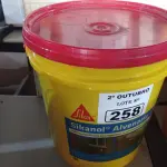 LOTE 258 - 01 BALDE DE SIKANOL ALVENARIA, ADITIVO PLASTIFICANTE PARA ARGAMASSA DE ASSENTAMENTO E REBOCO. (NO ESTADO) ATENÇÃO! FAZER A VISITAÇÃO ANTES DE ARREMATAR, NÃO SABEMOS SE FUNCIONA. LEILÃO NÃO TEM GARANTIA E NEM DEVOLUÇÃO, SUJEITO A POSSÍVEIS AVARIAS VISÍVEIS/OCULTAS E/OU AUSÊNCIA DE COMPONENTES.