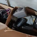 LOTE 068 - 01 LOTE COM VÁRIOS FONES DE OUVIDO, MOUSES E CAIXINHAS DE SOM PARA PC MARCAS E MODELOS DIVERSOS. (NO ESTADO) ATENÇÃO! FAZER A VISITAÇÃO ANTES DE ARREMATAR, NÃO SABEMOS SE FUNCIONA. LEILÃO NÃO TEM GARANTIA E NEM DEVOLUÇÃO, SUJEITO A POSSÍVEIS AVARIAS VISÍVEIS/OCULTAS E/OU AUSÊNCIA DE COMPONENTES.