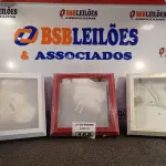 LOTE 168 - 03 PLAFONS DE SOBREPOR 30X30 INCOLUSTRE. (NO ESTADO) ATENÇÃO! FAZER A VISITAÇÃO ANTES DE ARREMATAR, NÃO SABEMOS SE FUNCIONA. LEILÃO NÃO TEM GARANTIA E NEM DEVOLUÇÃO, SUJEITO A POSSÍVEIS AVARIAS VISÍVEIS/OCULTAS E/OU AUSÊNCIA DE COMPONENTES.