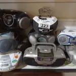 LOTE 223 - 10 APARELHOS DE SOM MARCAS E MODELOS DIVERSOS. (NO ESTADO) ATENÇÃO! FAZER A VISITAÇÃO ANTES DE ARREMATAR, NÃO SABEMOS SE FUNCIONA. LEILÃO NÃO TEM GARANTIA E NEM DEVOLUÇÃO, SUJEITO A POSSÍVEIS AVARIAS VISÍVEIS/OCULTAS E/OU AUSÊNCIA DE COMPONENTES.