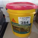 LOTE 284 - 01 BALDE DE SIKANOL ALVENARIA, ADITIVO PLASTIFICANTE PARA ARGAMASSA DE ASSENTAMENTO E REBOCO. (NO ESTADO) ATENÇÃO! FAZER A VISITAÇÃO ANTES DE ARREMATAR, NÃO SABEMOS SE FUNCIONA. LEILÃO NÃO TEM GARANTIA E NEM DEVOLUÇÃO, SUJEITO A POSSÍVEIS AVARIAS VISÍVEIS/OCULTAS E/OU AUSÊNCIA DE COMPONENTES.