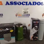 LOTE 391 - 01 KIT COPO + GARRAFA TÉRMICOS. (NO ESTADO) ATENÇÃO! FAZER A VISITAÇÃO ANTES DE ARREMATAR, NÃO SABEMOS SE FUNCIONA. LEILÃO NÃO TEM GARANTIA E NEM DEVOLUÇÃO, SUJEITO A POSSÍVEIS AVARIAS VISÍVEIS/OCULTAS E/OU AUSÊNCIA DE COMPONENTES.