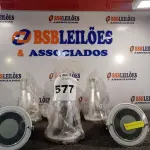 LOTE 577 - 06 LUMINÁRIAS DE EMBUTIR. (NO ESTADO) ATENÇÃO! FAZER A VISITAÇÃO ANTES DE ARREMATAR, NÃO SABEMOS SE FUNCIONA. LEILÃO NÃO TEM GARANTIA E NEM DEVOLUÇÃO, SUJEITO A POSSÍVEIS AVARIAS VISÍVEIS/OCULTAS E/OU AUSÊNCIA DE COMPONENTES.