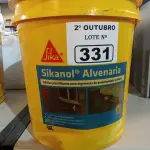 LOTE 331 - 01 BALDE DE SIKANOL ALVENARIA, ADITIVO PLASTIFICANTE PARA ARGAMASSA DE ASSENTAMENTO E REBOCO. (NO ESTADO) ATENÇÃO! FAZER A VISITAÇÃO ANTES DE ARREMATAR, NÃO SABEMOS SE FUNCIONA. LEILÃO NÃO TEM GARANTIA E NEM DEVOLUÇÃO, SUJEITO A POSSÍVEIS AVARIAS VISÍVEIS/OCULTAS E/OU AUSÊNCIA DE COMPONENTES.