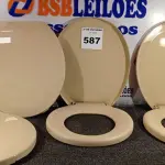 LOTE 587 - 05 ASSENTOS PARA VASO SANITÁRIO. (NO ESTADO) ATENÇÃO! FAZER A VISITAÇÃO ANTES DE ARREMATAR, NÃO SABEMOS SE FUNCIONA. LEILÃO NÃO TEM GARANTIA E NEM DEVOLUÇÃO, SUJEITO A POSSÍVEIS AVARIAS VISÍVEIS/OCULTAS E/OU AUSÊNCIA DE COMPONENTES.