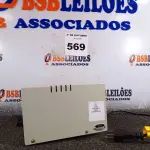 LOTE 569 - 01 FONTE DE ALIMENTAÇÃO ESTABILIZADA 12V 3 AMPERES. (NO ESTADO) ATENÇÃO! FAZER A VISITAÇÃO ANTES DE ARREMATAR, NÃO SABEMOS SE FUNCIONA. LEILÃO NÃO TEM GARANTIA E NEM DEVOLUÇÃO, SUJEITO A POSSÍVEIS AVARIAS VISÍVEIS/OCULTAS E/OU AUSÊNCIA DE COMPONENTES.