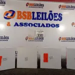 LOTE 335 - 04 LUMINÁRIAS DE SOBREPOR EM ACRÍLICO. (NO ESTADO) ATENÇÃO! FAZER A VISITAÇÃO ANTES DE ARREMATAR, NÃO SABEMOS SE FUNCIONA. LEILÃO NÃO TEM GARANTIA E NEM DEVOLUÇÃO, SUJEITO A POSSÍVEIS AVARIAS VISÍVEIS/OCULTAS E/OU AUSÊNCIA DE COMPONENTES.