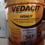LOTE 365 - 01 BALDE DE VEDALIT, ADITIVO PLASTIFICANTE CONCENTRADO PARA ARGAMASSA DE ASSENTAMENTO E REBOCO CONVENCIONAL 18L. (NO ESTADO) ATENÇÃO! FAZER A VISITAÇÃO ANTES DE ARREMATAR, NÃO SABEMOS SE FUNCIONA. LEILÃO NÃO TEM GARANTIA E NEM DEVOLUÇÃO, SUJEITO A POSSÍVEIS AVARIAS VISÍVEIS/OCULTAS E/OU AUSÊNCIA DE COMPONENTES.