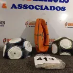 LOTE 419 - 02 BOLAS DE FUTEBOL E 01 BOLA DE BASQUETE. (NO ESTADO) ATENÇÃO! FAZER A VISITAÇÃO ANTES DE ARREMATAR, NÃO SABEMOS SE FUNCIONA. LEILÃO NÃO TEM GARANTIA E NEM DEVOLUÇÃO, SUJEITO A POSSÍVEIS AVARIAS VISÍVEIS/OCULTAS E/OU AUSÊNCIA DE COMPONENTES.