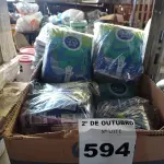 LOTE 594 - 10 PACOTES DE LUVAS DE LÁTEX TAMANHO “P”. (NO ESTADO) ATENÇÃO! FAZER A VISITAÇÃO ANTES DE ARREMATAR, NÃO SABEMOS SE FUNCIONA. LEILÃO NÃO TEM GARANTIA E NEM DEVOLUÇÃO, SUJEITO A POSSÍVEIS AVARIAS VISÍVEIS/OCULTAS E/OU AUSÊNCIA DE COMPONENTES.