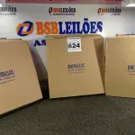 LOTE 624 - 03 PLAFONS DE SOBREPOR 40X30 INCOLUSTRE. (NO ESTADO) ATENÇÃO! FAZER A VISITAÇÃO ANTES DE ARREMATAR, NÃO SABEMOS SE FUNCIONA. LEILÃO NÃO TEM GARANTIA E NEM DEVOLUÇÃO, SUJEITO A POSSÍVEIS AVARIAS VISÍVEIS/OCULTAS E/OU AUSÊNCIA DE COMPONENTES.