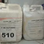 LOTE 510 - 20 LITROS DE SABONETE DE ESPUMA ANTISSÉPTICO. (NO ESTADO) ATENÇÃO! FAZER A VISITAÇÃO ANTES DE ARREMATAR, NÃO SABEMOS SE FUNCIONA. LEILÃO NÃO TEM GARANTIA E NEM DEVOLUÇÃO, SUJEITO A POSSÍVEIS AVARIAS VISÍVEIS/OCULTAS E/OU AUSÊNCIA DE COMPONENTES.