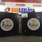 LOTE 343 - 02 PLAFONS DE SOBREPOR 40X40. (NO ESTADO) ATENÇÃO! FAZER A VISITAÇÃO ANTES DE ARREMATAR, NÃO SABEMOS SE FUNCIONA. LEILÃO NÃO TEM GARANTIA E NEM DEVOLUÇÃO, SUJEITO A POSSÍVEIS AVARIAS VISÍVEIS/OCULTAS E/OU AUSÊNCIA DE COMPONENTES.