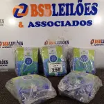 LOTE 298 - 10 PACOTES DE LUVAS DE LÁTEX TAMANHO “P”. (NO ESTADO) ATENÇÃO! FAZER A VISITAÇÃO ANTES DE ARREMATAR, NÃO SABEMOS SE FUNCIONA. LEILÃO NÃO TEM GARANTIA E NEM DEVOLUÇÃO, SUJEITO A POSSÍVEIS AVARIAS VISÍVEIS/OCULTAS E/OU AUSÊNCIA DE COMPONENTES.