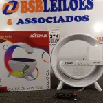 LOTE 374 - 01 CAIXA DE SOM/CARREGADOR SEM FIO. (NO ESTADO) ATENÇÃO! FAZER A VISITAÇÃO ANTES DE ARREMATAR, NÃO SABEMOS SE FUNCIONA. LEILÃO NÃO TEM GARANTIA E NEM DEVOLUÇÃO, SUJEITO A POSSÍVEIS AVARIAS VISÍVEIS/OCULTAS E/OU AUSÊNCIA DE COMPONENTES.