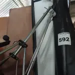 LOTE 592 - 01 TELA DE PROJEÇÃO E 02 TRIPÉS. (NO ESTADO) ATENÇÃO! FAZER A VISITAÇÃO ANTES DE ARREMATAR, NÃO SABEMOS SE FUNCIONA. LEILÃO NÃO TEM GARANTIA E NEM DEVOLUÇÃO, SUJEITO A POSSÍVEIS AVARIAS VISÍVEIS/OCULTAS E/OU AUSÊNCIA DE COMPONENTES.