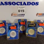 LOTE 615 - 05 SPOTS COMPLETO 6W LED REDONDO 3000K GOLDEN. (NO ESTADO) ATENÇÃO! FAZER A VISITAÇÃO ANTES DE ARREMATAR, NÃO SABEMOS SE FUNCIONA. LEILÃO NÃO TEM GARANTIA E NEM DEVOLUÇÃO, SUJEITO A POSSÍVEIS AVARIAS VISÍVEIS/OCULTAS E/OU AUSÊNCIA DE COMPONENTES.