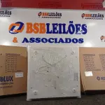 LOTE 308 - 03 PLAFONS DE SOBREPOR 30X30 MARCAS INCOLUSTRE. (NO ESTADO) ATENÇÃO! FAZER A VISITAÇÃO ANTES DE ARREMATAR, NÃO SABEMOS SE FUNCIONA. LEILÃO NÃO TEM GARANTIA E NEM DEVOLUÇÃO, SUJEITO A POSSÍVEIS AVARIAS VISÍVEIS/OCULTAS E/OU AUSÊNCIA DE COMPONENTES.