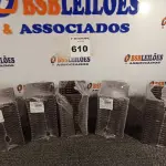 LOTE 610 - 05 ARANDELAS RETANGULARES RÚSTICAS. (NO ESTADO) ATENÇÃO! FAZER A VISITAÇÃO ANTES DE ARREMATAR, NÃO SABEMOS SE FUNCIONA. LEILÃO NÃO TEM GARANTIA E NEM DEVOLUÇÃO, SUJEITO A POSSÍVEIS AVARIAS VISÍVEIS/OCULTAS E/OU AUSÊNCIA DE COMPONENTES.