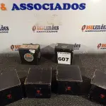 LOTE 607 - 06 ARANDELAS PIOLUCE. (NO ESTADO) ATENÇÃO! FAZER A VISITAÇÃO ANTES DE ARREMATAR, NÃO SABEMOS SE FUNCIONA. LEILÃO NÃO TEM GARANTIA E NEM DEVOLUÇÃO, SUJEITO A POSSÍVEIS AVARIAS VISÍVEIS/OCULTAS E/OU AUSÊNCIA DE COMPONENTES.