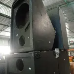 LOTE 501 - 04 CAIXAS DE SOM INCOMPLETAS. (NO ESTADO) ATENÇÃO! FAZER A VISITAÇÃO ANTES DE ARREMATAR, NÃO SABEMOS SE FUNCIONA. LEILÃO NÃO TEM GARANTIA E NEM DEVOLUÇÃO, SUJEITO A POSSÍVEIS AVARIAS VISÍVEIS/OCULTAS E/OU AUSÊNCIA DE COMPONENTES.