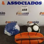 LOTE 458 - 02 BOLAS DE FUTEBOL E 01 BOLA DE BASQUETE. (NO ESTADO) ATENÇÃO! FAZER A VISITAÇÃO ANTES DE ARREMATAR, NÃO SABEMOS SE FUNCIONA. LEILÃO NÃO TEM GARANTIA E NEM DEVOLUÇÃO, SUJEITO A POSSÍVEIS AVARIAS VISÍVEIS/OCULTAS E/OU AUSÊNCIA DE COMPONENTES.