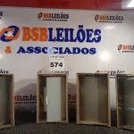 LOTE 574 - 04 ARANDELAS CENTRAL CE 1422-A 1XE27. (NO ESTADO) ATENÇÃO! FAZER A VISITAÇÃO ANTES DE ARREMATAR, NÃO SABEMOS SE FUNCIONA. LEILÃO NÃO TEM GARANTIA E NEM DEVOLUÇÃO, SUJEITO A POSSÍVEIS AVARIAS VISÍVEIS/OCULTAS E/OU AUSÊNCIA DE COMPONENTES.