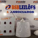 LOTE 302 - 01 LUMINÁRIA PENDENTE SÃO PAULO. (NO ESTADO) ATENÇÃO! FAZER A VISITAÇÃO ANTES DE ARREMATAR, NÃO SABEMOS SE FUNCIONA. LEILÃO NÃO TEM GARANTIA E NEM DEVOLUÇÃO, SUJEITO A POSSÍVEIS AVARIAS VISÍVEIS/OCULTAS E/OU AUSÊNCIA DE COMPONENTES.